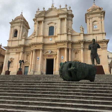 Love At First Sight Noto Eksteriør bilde