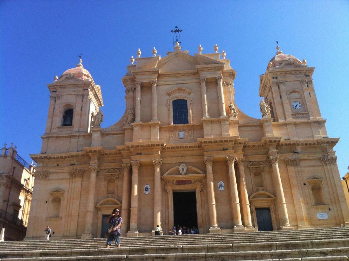 Love At First Sight Noto Eksteriør bilde
